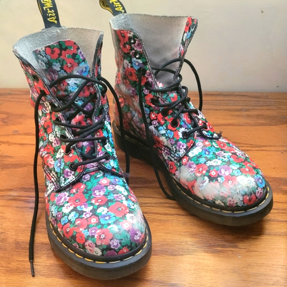 Dr. Marten Boots - Leather Flower Poppy Pattern